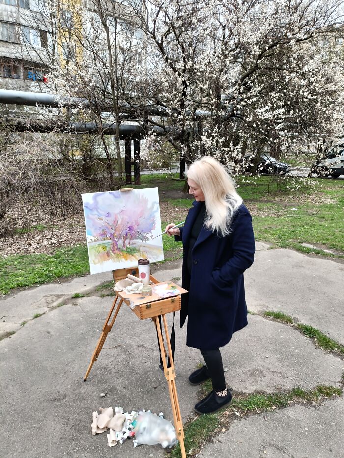 Painting On The Edge: Creating Art In The Frontline Zone Of Ukraine
