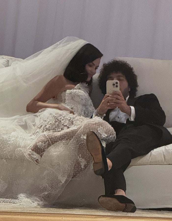 “Poor Bieber”: Selena Gomez’s Wedding Photo Dump Has Everyone Talking “Poor Bieber”: Selena Gomez’s Wedding Photo Dump Has Everyone Talking