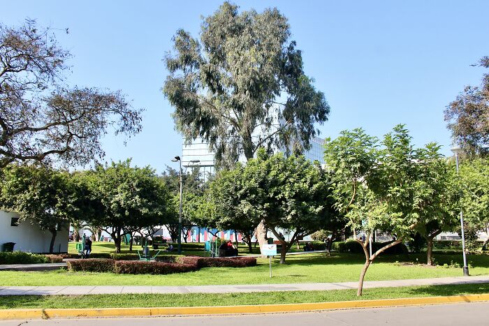I Visited San Borja Sur Park In Lima, Peru With My Sisters, And Here Are The Highlights From Our Trip