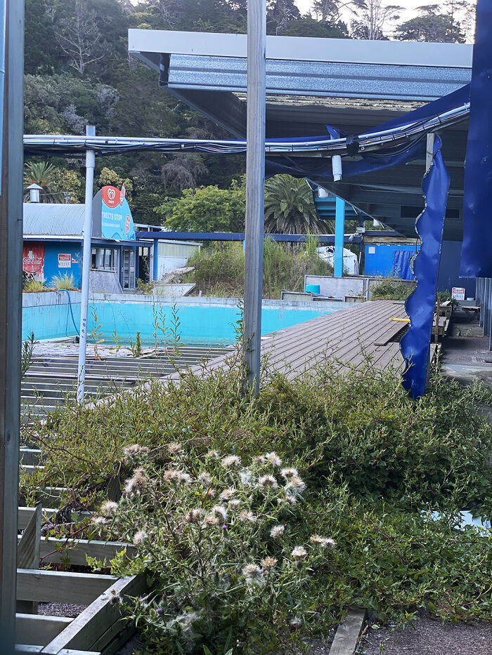 Inside New Zealand's Abandoned Waiwera Hot Pools: A Forgotten Water Park Frozen In Time Inside New Zealand's Abandoned Waiwera Hot Pools: A Forgotten Water Park Frozen In Time