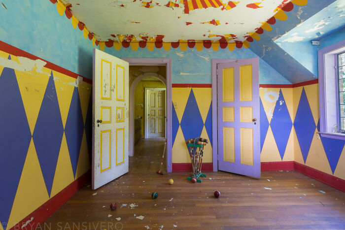 The Circus Bedroom