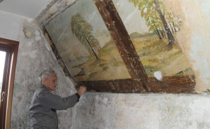 50 Interesting Photos Of The Unexpected Things People Have Discovered In Old Houses