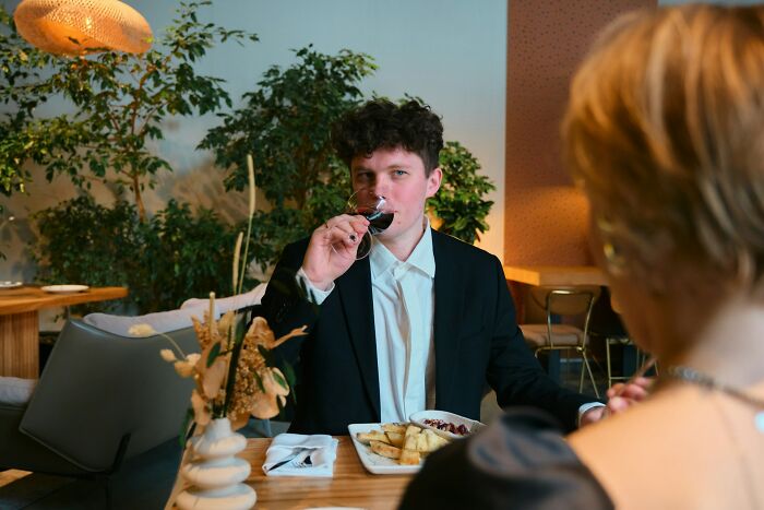 “Giant Warning Sign”: 50 Men Reveal The Devastating Moments They Caught Their Women Cheating