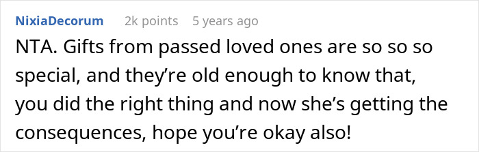Screenshot of a Reddit comment discussing the impact of destroying $100k heirloom jewelry and legal consequences. Screenshot of a Reddit comment discussing the impact of destroying $100k heirloom jewelry and legal consequences.