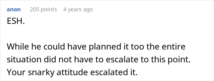 Screenshot of an online comment discussing a situation about a woman upset her husband assumed she planned Thanksgiving. Screenshot of an online comment discussing a situation about a woman upset her husband assumed she planned Thanksgiving.