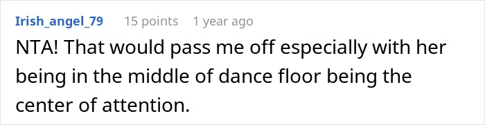 Screenshot of online comment reacting to bride horrified as cousin wears long white dress to wedding with mom’s approval. Screenshot of online comment reacting to bride horrified as cousin wears long white dress to wedding with mom’s approval.