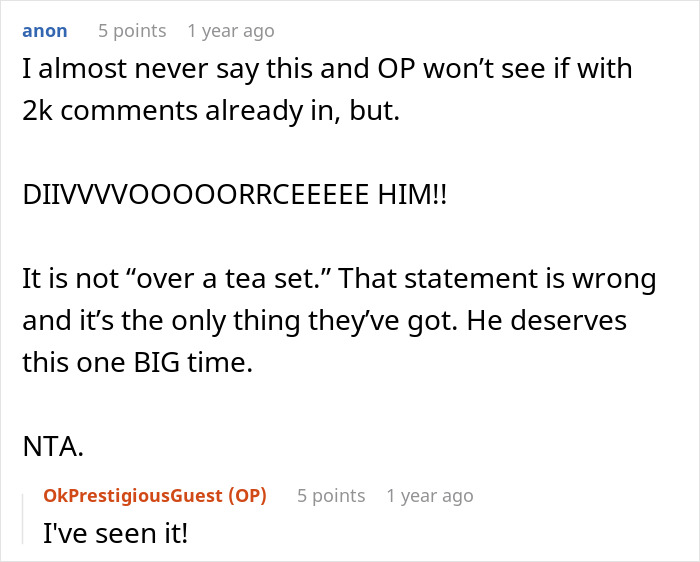 Screenshot of a forum comment urging divorce over a husband stealing his wife’s tea set and giving it to his niece. Screenshot of a forum comment urging divorce over a husband stealing his wife’s tea set and giving it to his niece.