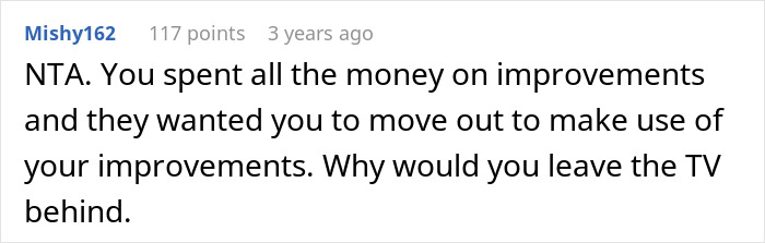 Screenshot of a Reddit comment discussing parents kicking out daughter and taking her remodeled room, with 117 points. Screenshot of a Reddit comment discussing parents kicking out daughter and taking her remodeled room, with 117 points.