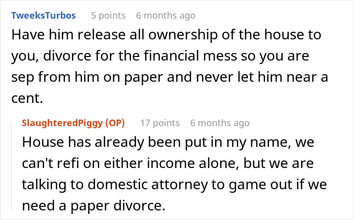 Screenshot of an online forum discussing an educated person who falls for a scam investment, leading to zero savings and debt.