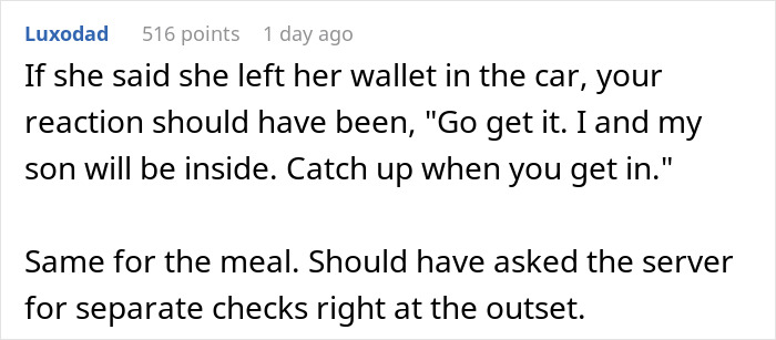 Comment text discussing a woman who believed her friend forgot her wallet and the advice to ask for separate checks.