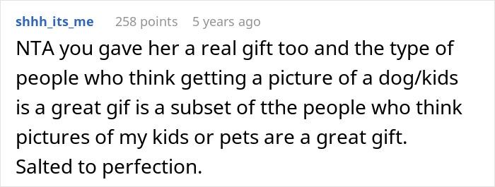 Screenshot of a Reddit comment discussing a man trolling his sister with a dog photo instead of kid’s photos. Screenshot of a Reddit comment discussing a man trolling his sister with a dog photo instead of kid’s photos.