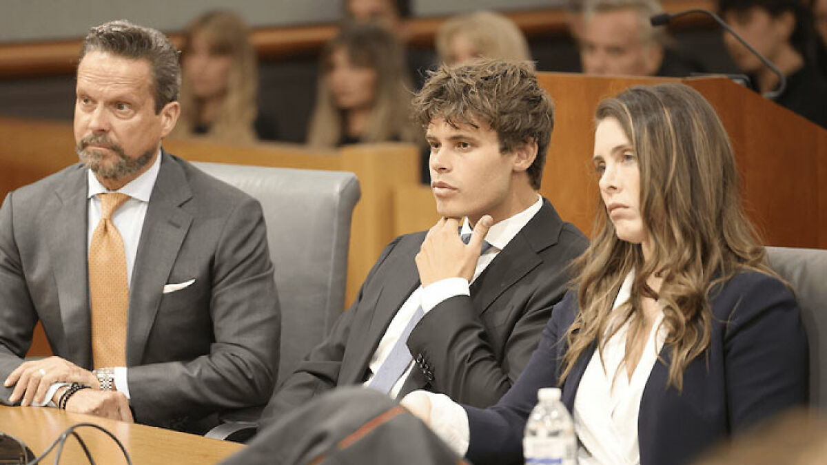 Driver in court with legal team during hearing after sorority crash that took lives of 4 Pepperdine students