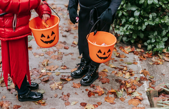 First Time Trick Or Treating? No Problem! Follow Our Handy Halloween Etiquette Guide