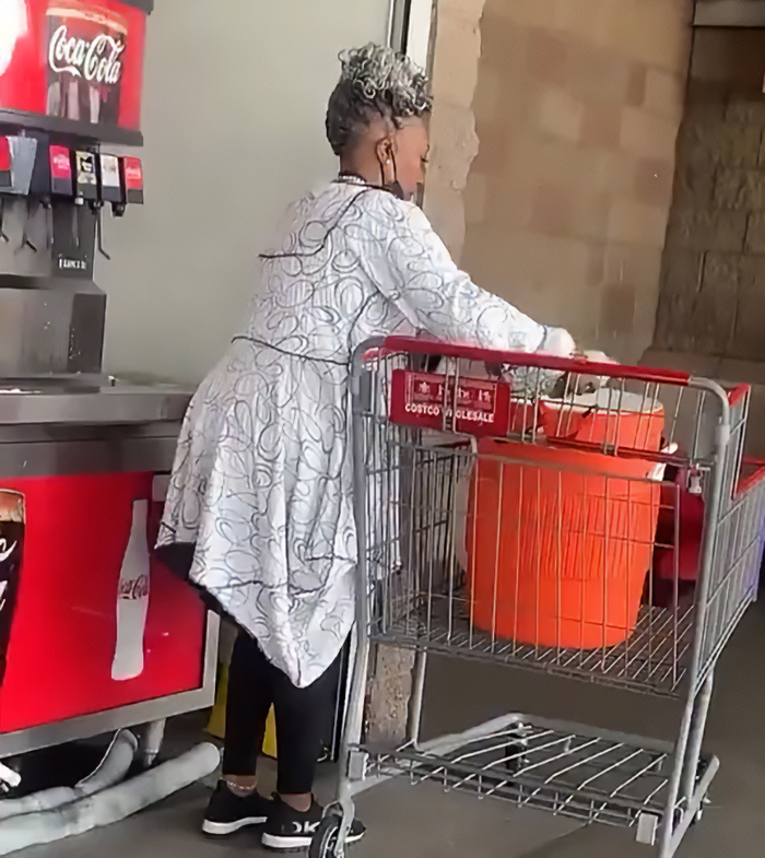 "What Is Wrong With People?": Footage Of Woman's Soda Refill Rampage Sparks All Sorts Of Reactions "What Is Wrong With People?": Footage Of Woman's Soda Refill Rampage Sparks All Sorts Of Reactions