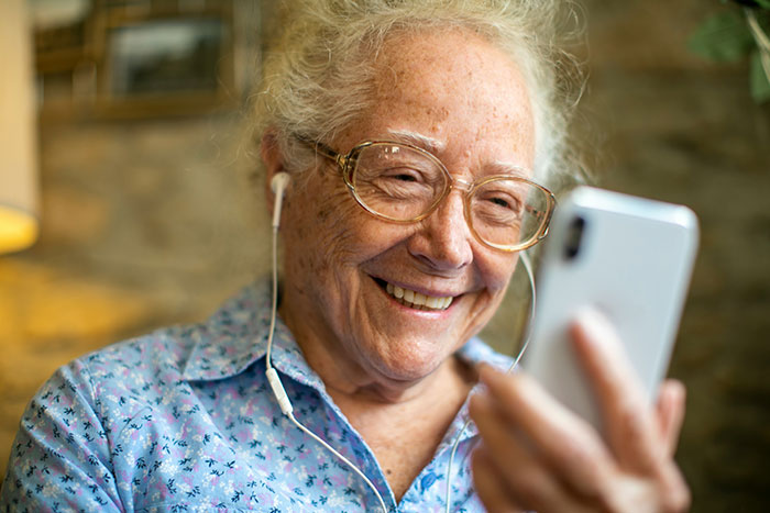 50 Of The Funniest Times That Old People Failed At Using Technology Correctly