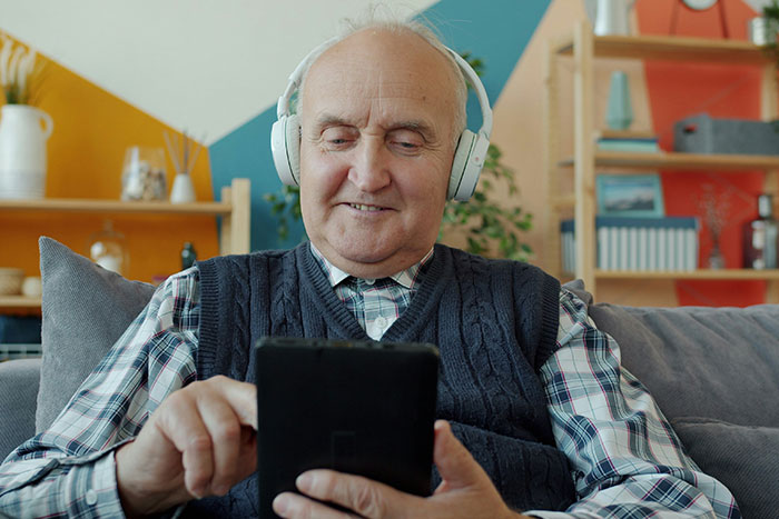 50 Of The Funniest Times That Old People Failed At Using Technology Correctly