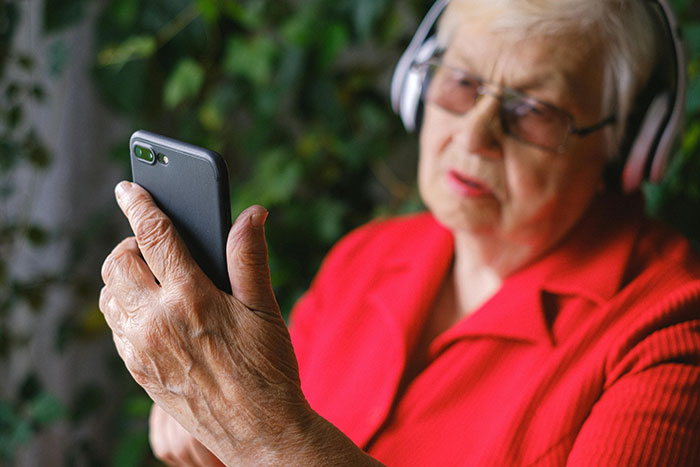 50 Of The Funniest Times That Old People Failed At Using Technology Correctly