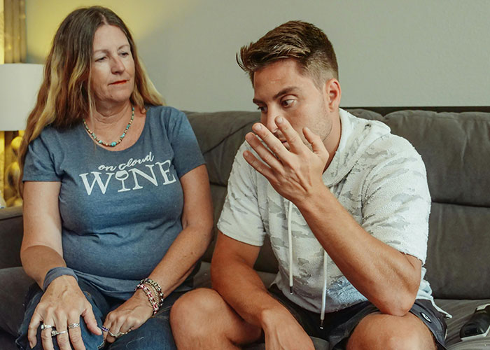 Man Mocks Brother-In-Law For Years, Then Uninvites Him From Wedding After He Finally Jokes Back Man Mocks Brother-In-Law For Years, Then Uninvites Him From Wedding After He Finally Jokes Back