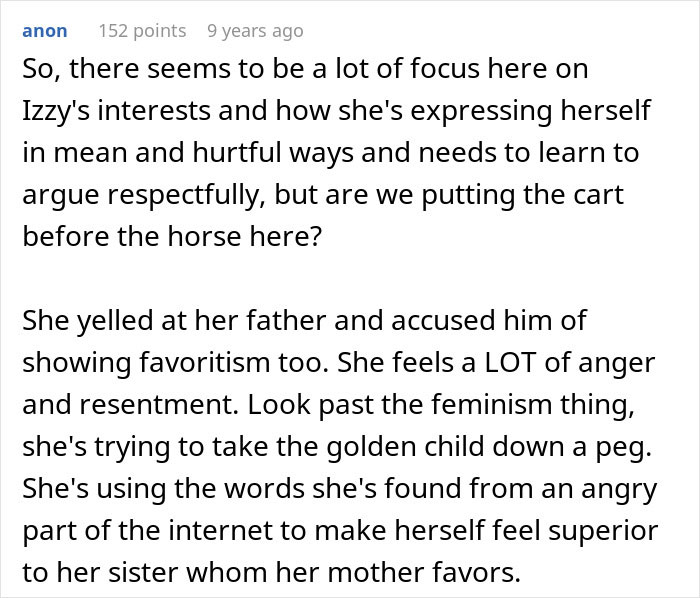 Screenshot of an online comment discussing a mom admitting she struggles to hide favoritism between her daughters. Screenshot of an online comment discussing a mom admitting she struggles to hide favoritism between her daughters.