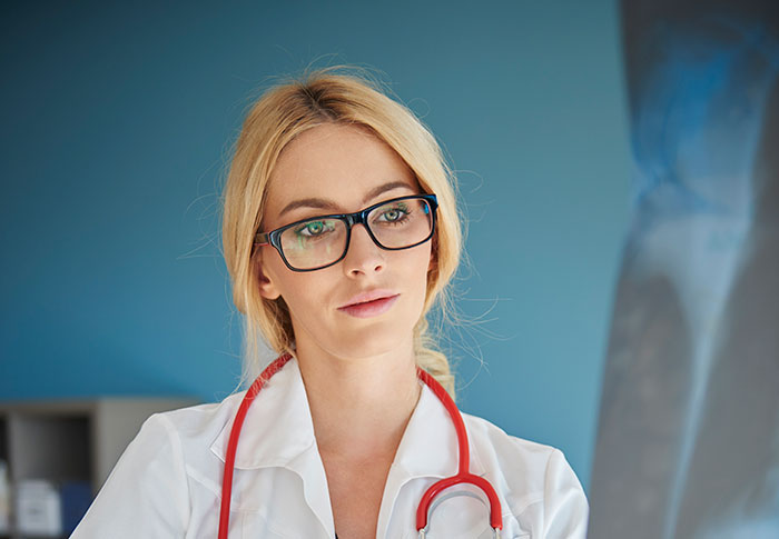 50 Times Doctors Didn’t Know What To Say To A Patient’s Ridiculous Self-Diagnosis