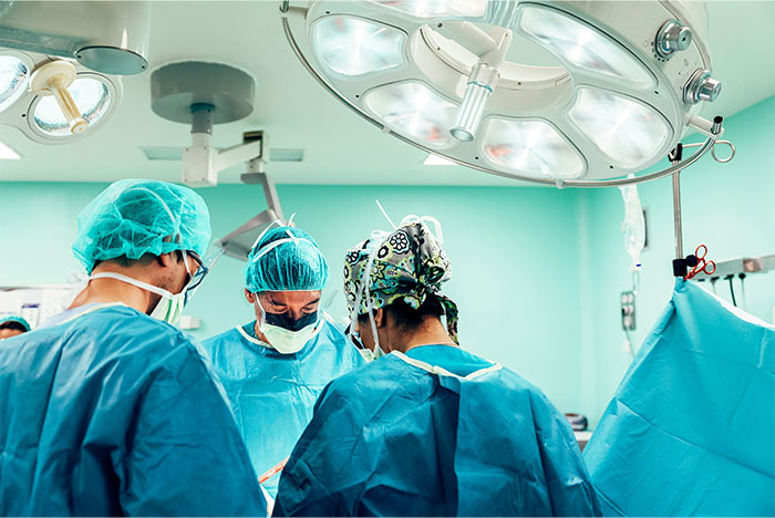 50 Bone-Chilling And Hilarious Stories From People Who Shouldn’t Have Woken Up During Surgery