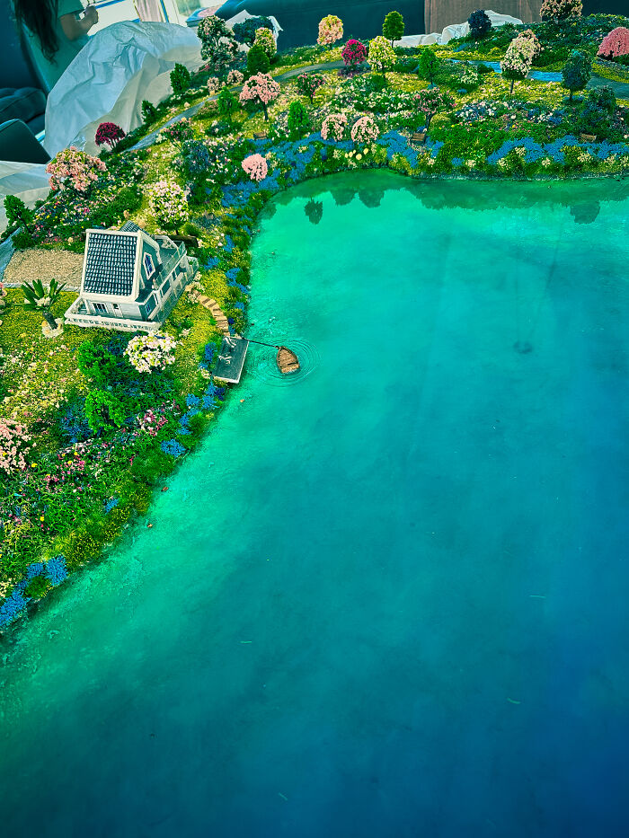 I Created A Miniature Of My Customer’s Lake House With A Hidden Tiny Girl That Only She Would Know About I Created A Miniature Of My Customer’s Lake House With A Hidden Tiny Girl That Only She Would Know About