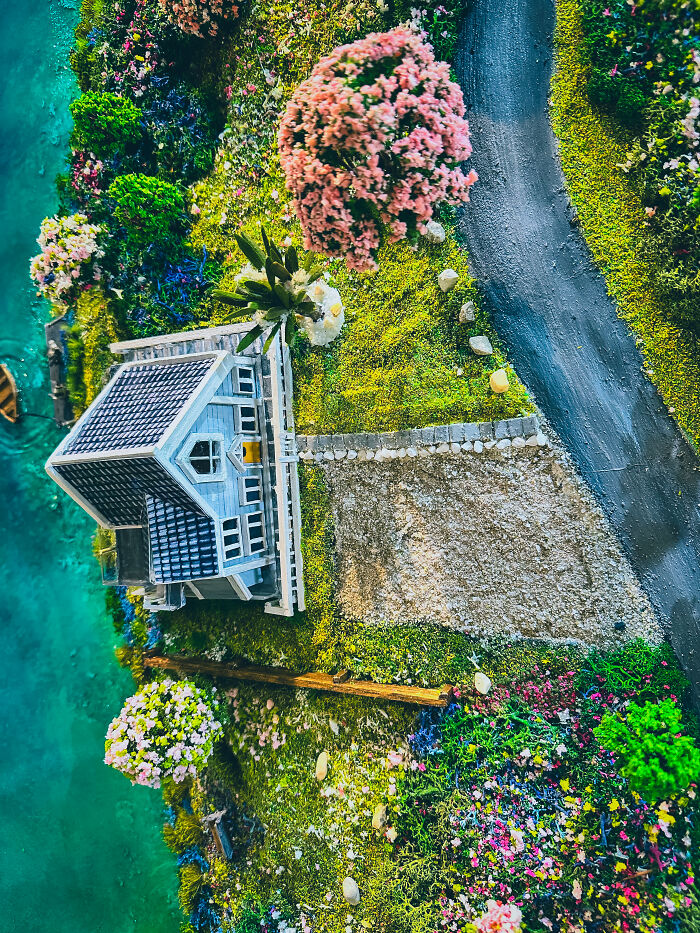 I Created A Miniature Of My Customer’s Lake House With A Hidden Tiny Girl That Only She Would Know About I Created A Miniature Of My Customer’s Lake House With A Hidden Tiny Girl That Only She Would Know About