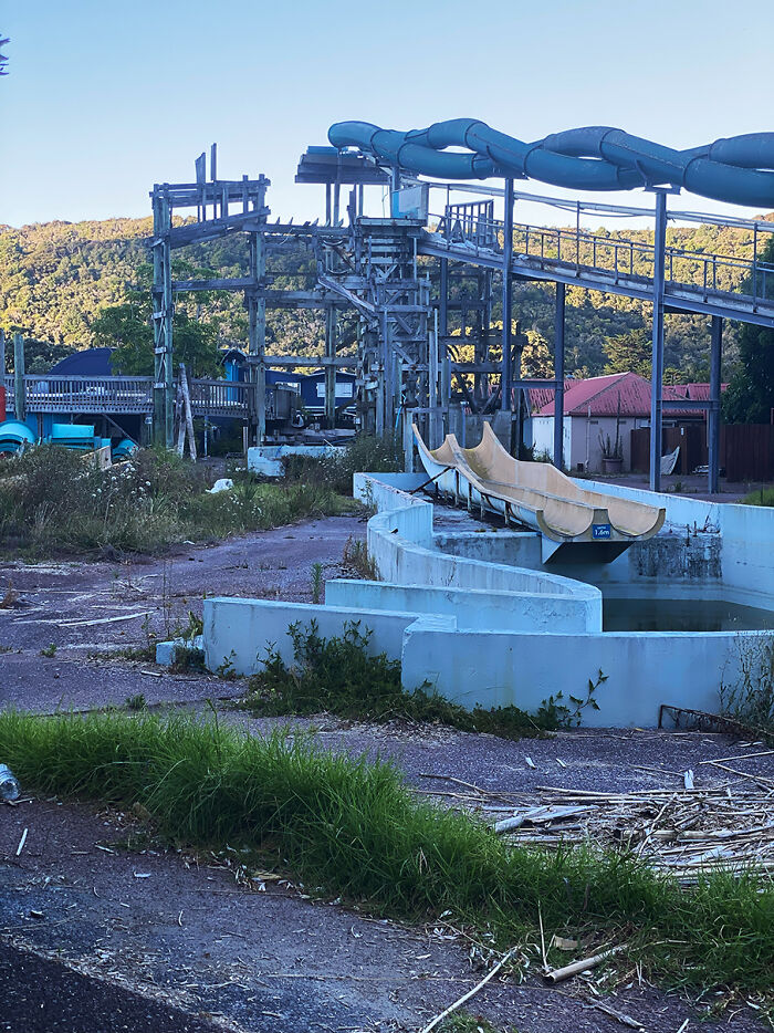 Inside New Zealand's Abandoned Waiwera Hot Pools: A Forgotten Water Park Frozen In Time Inside New Zealand's Abandoned Waiwera Hot Pools: A Forgotten Water Park Frozen In Time