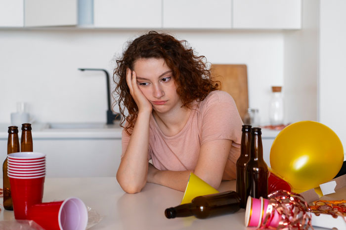 Teen loses patience at messy celebration as golden child cousin turns event into her own show, showing frustration and exhaustion. Teen loses patience at messy celebration as golden child cousin turns event into her own show, showing frustration and exhaustion.