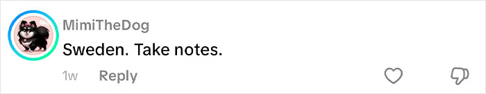 Woman sharing gifts received during job interviews in Korea, sparking jealousy and admiration from viewers online. Woman sharing gifts received during job interviews in Korea, sparking jealousy and admiration from viewers online.