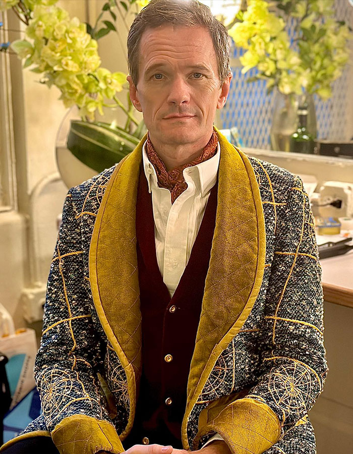 Neil Patrick Harris dressed in a detailed costume, showcasing his Halloween 2025 win with family and fans obsessed. Neil Patrick Harris dressed in a detailed costume, showcasing his Halloween 2025 win with family and fans obsessed.