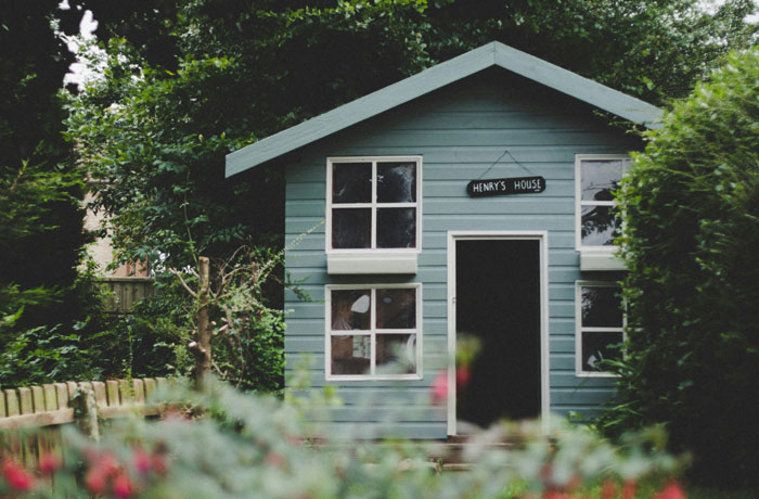 “Could Not Wear Camouflage Clothing”: 44 Of The Most Outrageous HOA Rules People Have Endured