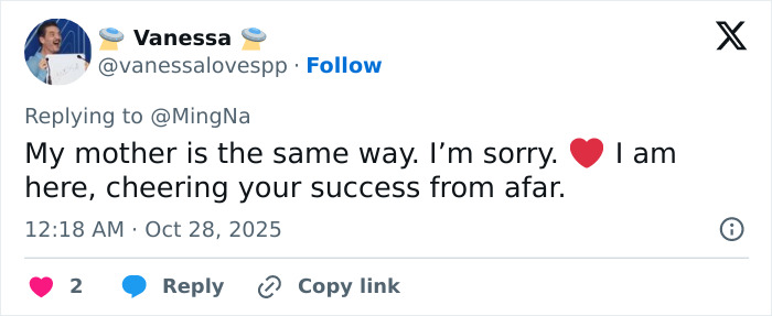 Screenshot of a Twitter reply expressing support for actress Ming-Na Wen discussing her mom’s insults and acting journey. Screenshot of a Twitter reply expressing support for actress Ming-Na Wen discussing her mom’s insults and acting journey.