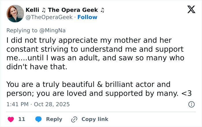 Tweet from a fan praising actress Ming-Na Wen as a beautiful and brilliant actor supported by many fans. Tweet from a fan praising actress Ming-Na Wen as a beautiful and brilliant actor supported by many fans.