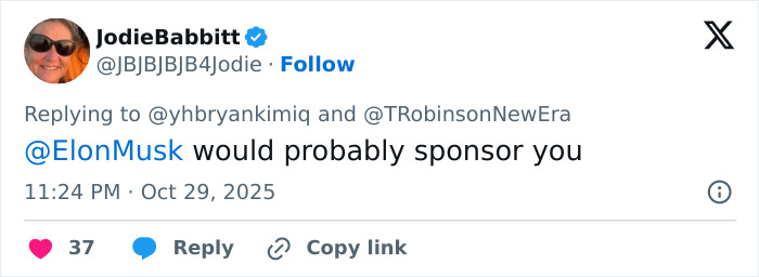 Screenshot of a Twitter reply mocking the world’s smartest man from South Korea seeking US asylum for dumb reasons. Screenshot of a Twitter reply mocking the world’s smartest man from South Korea seeking US asylum for dumb reasons.