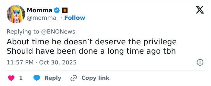 Tweet by user Momma expressing opinion on Andrew’s title removal influenced by Kate Middleton and Queen Camilla’s female touch.
