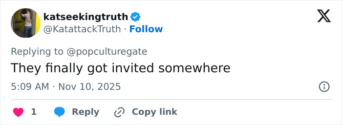 Screenshot of a Twitter reply mentioning Kris Jenner's 70th birthday bash guest list surprising fans after noticing attendees.