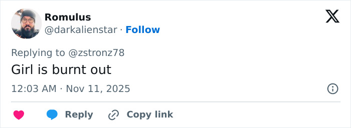 Concern over Jenna Ortega’s behavior and silence in her eyes at the Wednesday cast event shared on social media. Concern over Jenna Ortega’s behavior and silence in her eyes at the Wednesday cast event shared on social media.