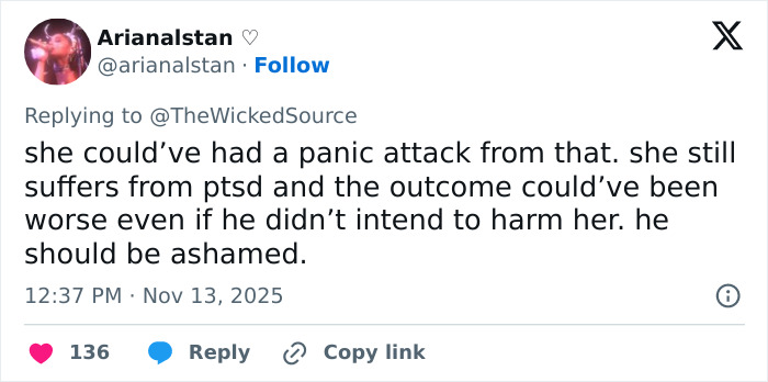 Screenshot of a social media reply criticizing a fan who attacked Ariana Grande and discussing the impact on her PTSD. Screenshot of a social media reply criticizing a fan who attacked Ariana Grande and discussing the impact on her PTSD.