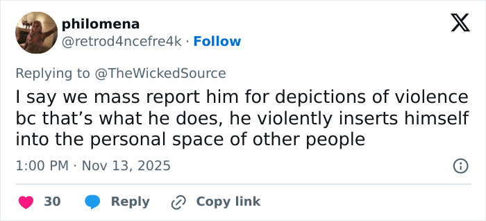 Tweet by user philomena calling to report fan who attacked Ariana Grande online for violent behavior and personal space invasion. Tweet by user philomena calling to report fan who attacked Ariana Grande online for violent behavior and personal space invasion.
