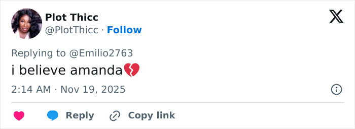 Tweet from user Plot Thicc expressing support for Amanda Bynes with a broken heart emoji on social media. Tweet from user Plot Thicc expressing support for Amanda Bynes with a broken heart emoji on social media.