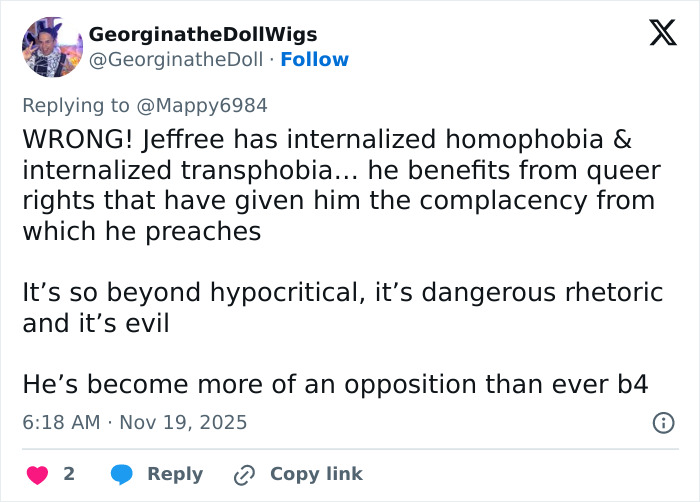 Screenshot of a tweet criticizing makeup icon Jeffree Star, highlighting backlash over comments on pro-trans parents. Screenshot of a tweet criticizing makeup icon Jeffree Star, highlighting backlash over comments on pro-trans parents.