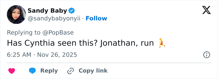 Screenshot of a tweet roasting Ariana Grande for her home wrecking with Jonathan Bailey after an intimate interaction. Screenshot of a tweet roasting Ariana Grande for her home wrecking with Jonathan Bailey after an intimate interaction.