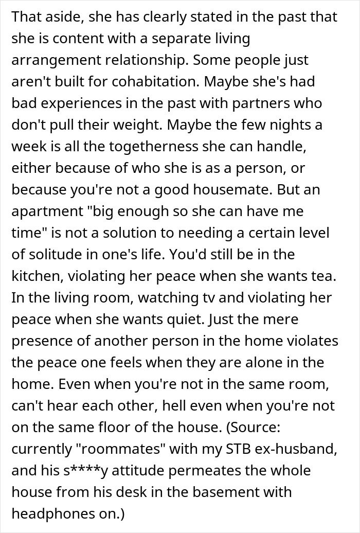 Pregnant girlfriend refusing to move together, showing hesitation about cohabitation and preferring separate living spaces.