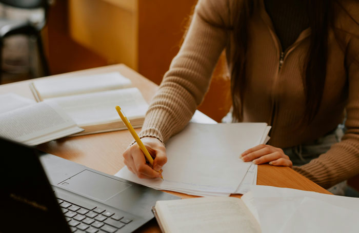 “Nobody Knows It Was Me”: 49 People Confessed Their Longest-Running Lies They've Kept Secret