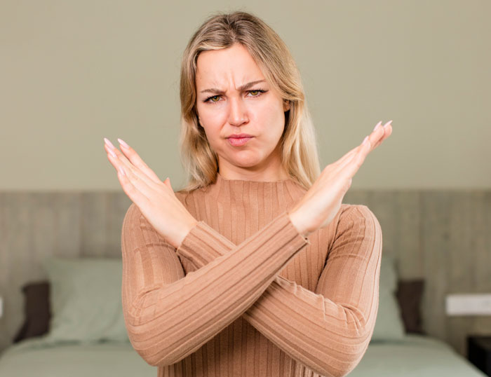 “Always Play Along”: 40 Women Reveal The Strict Rules Of Girl Code That They’ll Never Break 