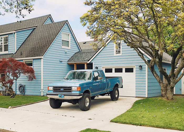 “Could Not Wear Camouflage Clothing”: 44 Of The Most Outrageous HOA Rules People Have Endured