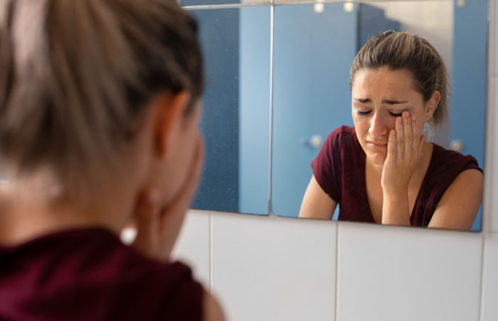 “Always Play Along”: 40 Women Reveal The Strict Rules Of Girl Code That They’ll Never Break 