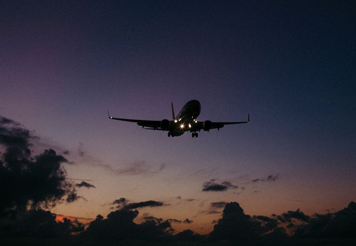 34 Pilots Share The Scariest Moments They Survived While Passengers Stayed Blissfully Unaware