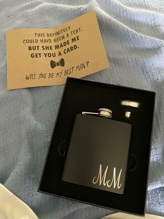Black flask with initials MM in a box next to a card showing sibling gratitude and a best man proposal message.